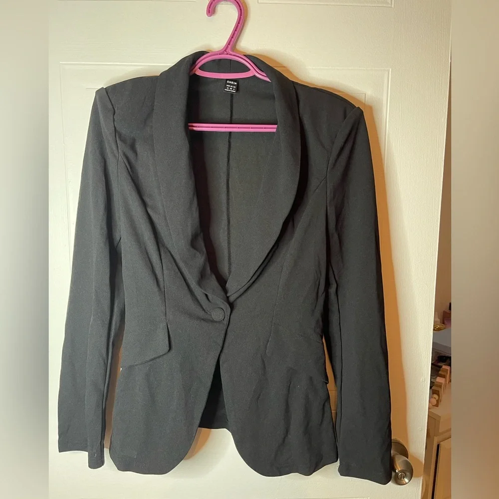 Single Button Blazer - Picture 2 of 3